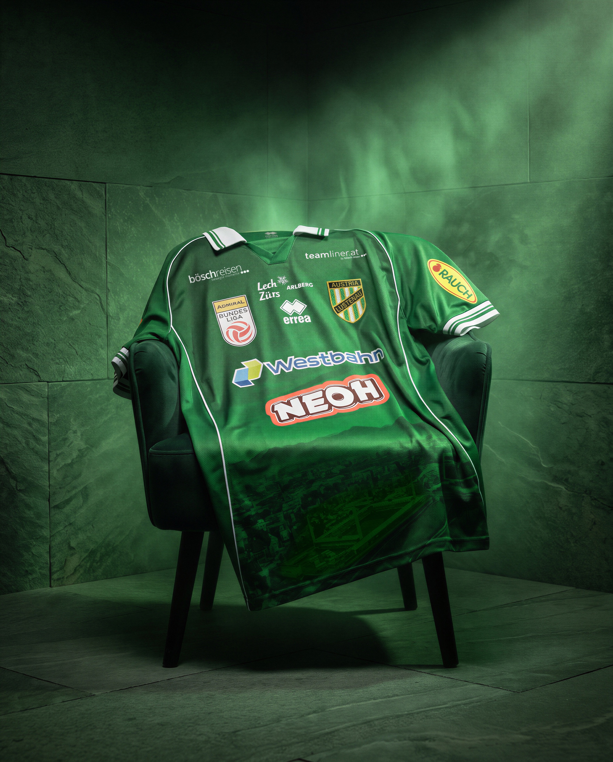 SC Austria Lustenau — Heimtrikot 2026/27, Studio-Shot über dem Sessel